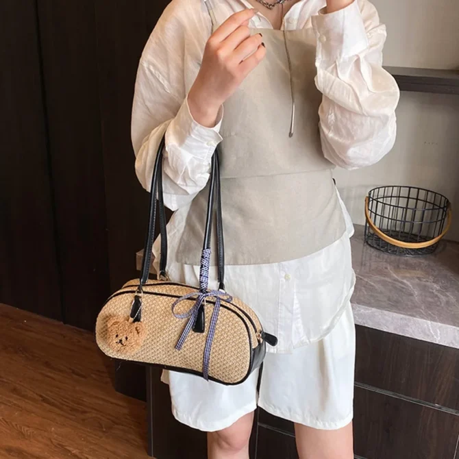 Boston Bag Sweet Straw Bowling Bag Elegant with Pendant Sand Beach Tote Bag Casual Commuting Weave Shoulder Bag Travel