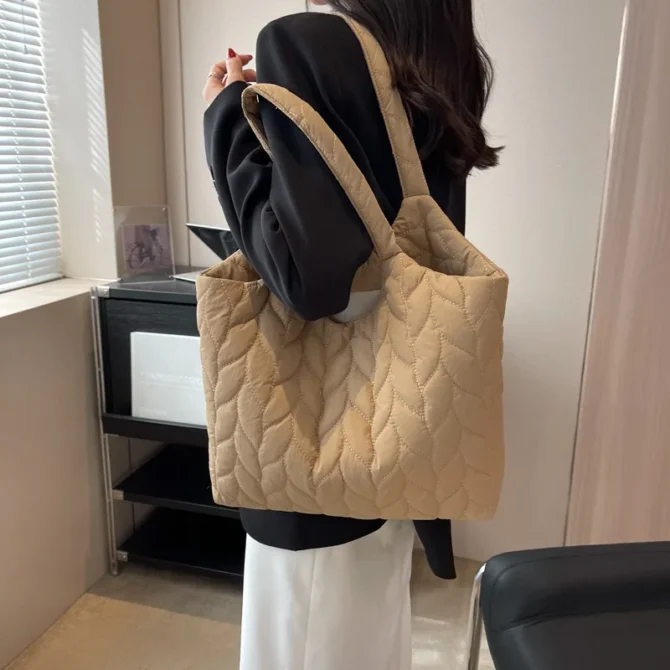 Large Capacity Soft Underarm Shoulder Bag for Women Spring Trend Fashion Design Cloth Handbags Female Travel Shopper Tote Bags