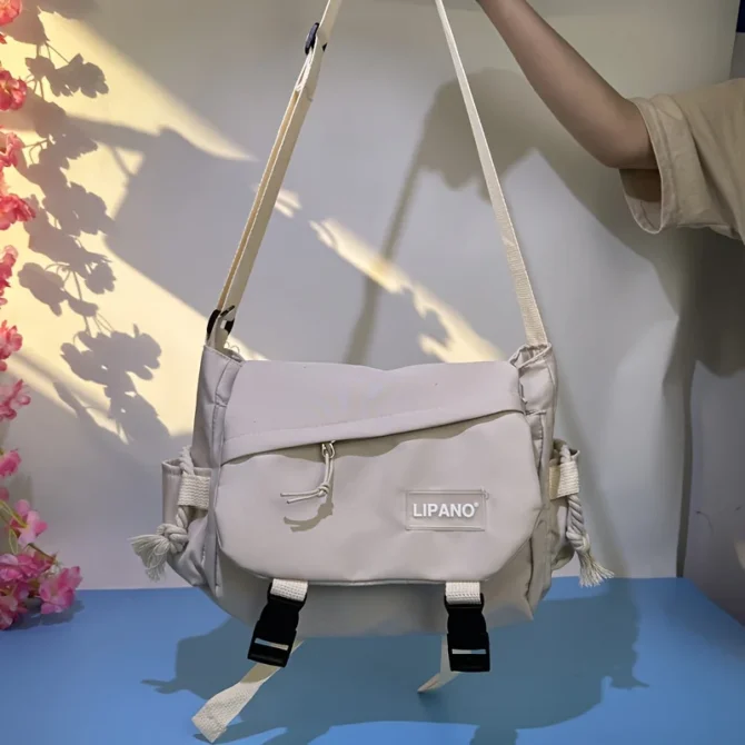 Chic Water-Resistant Messenger Bag with Ample Space - Secure Zip, Adjustable Strap for Daily Use & Travel