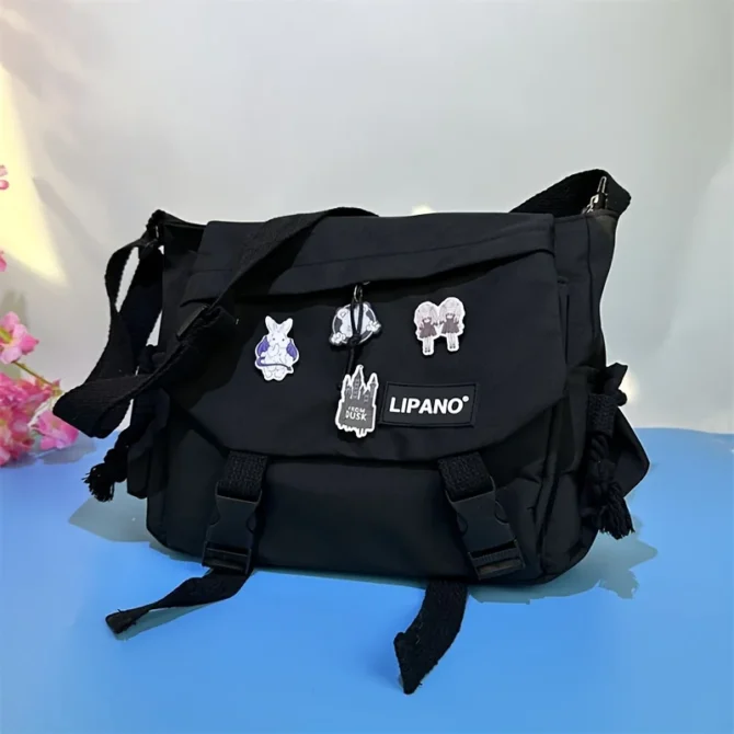 Chic Water-Resistant Messenger Bag with Ample Space - Secure Zip, Adjustable Strap for Daily Use & Travel
