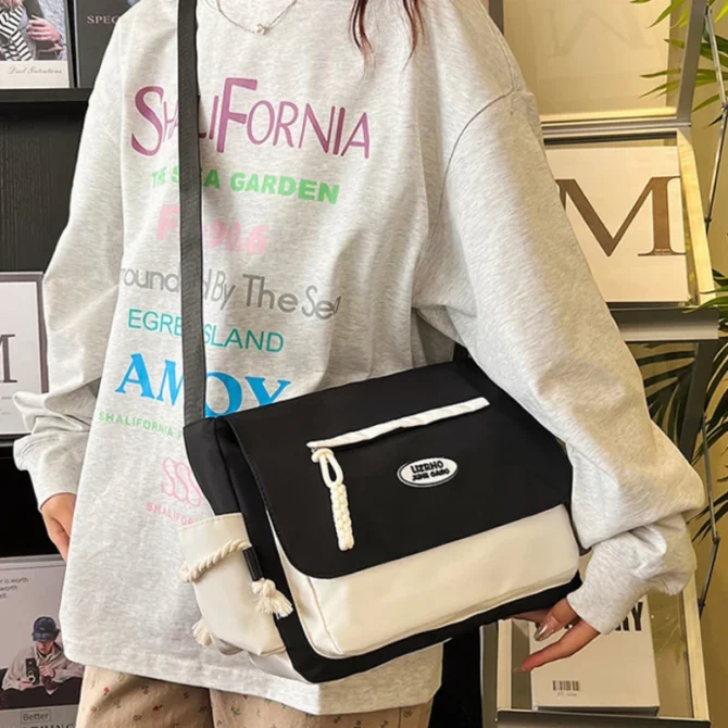Fashionable and versatile, trendy retro crossbody bag, women's casual shoulder bag, student large capacity mailman bag