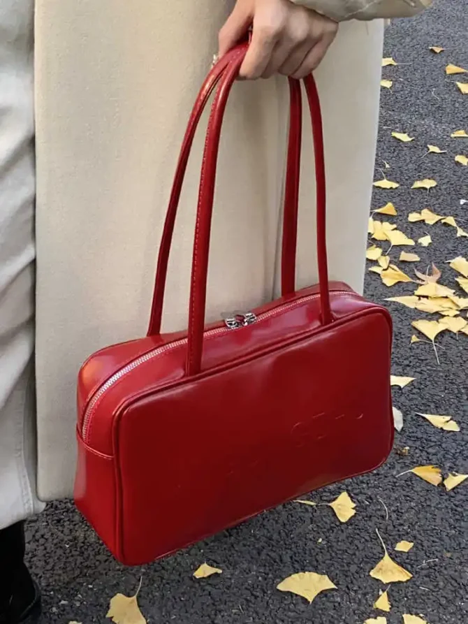 High-Grade Sense Vintage Red Shoulder Bags Creative Letter Design Women Armpit Bag Winter Trendy Commuter Handbags