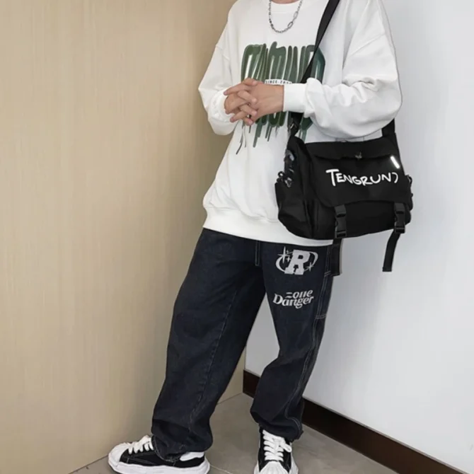 New fashion tote canvas bag Carry a messenger bags by hand Simple high-capacity shoulder bag