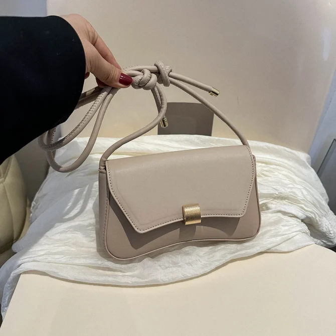 2023 Trend Shoulder Bag Women Metal Lock Buckle Knot Armpit Bag Crossbody Bag Ladies Solid Handbags Personality Messenger Bag
